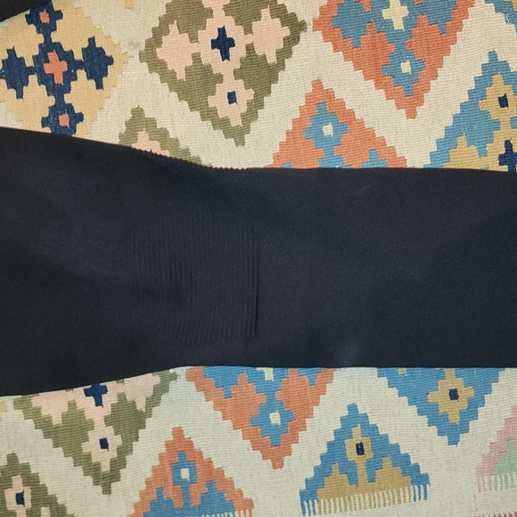 Descente Jogging Outfit (Black, XL, included pants and top) - Picture 9 of 9